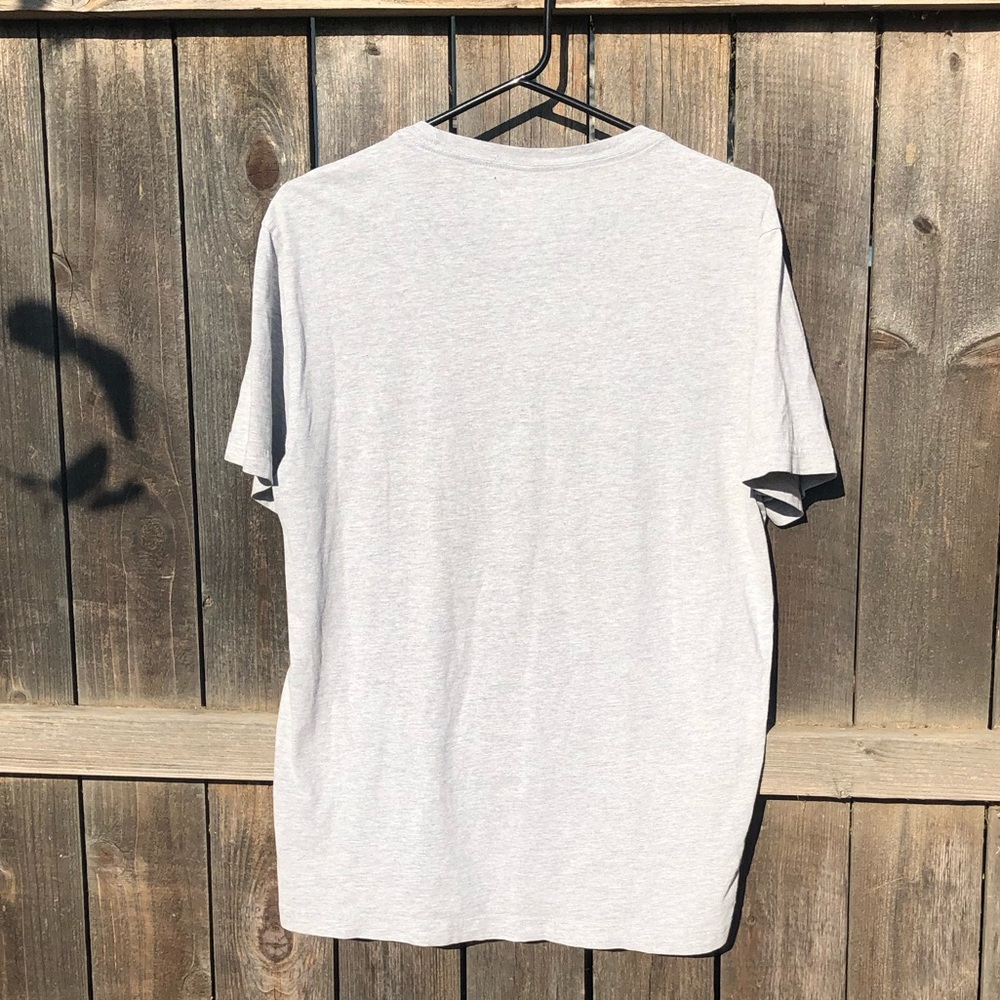 Levi pattern graphic tee - Picture 3 of 3